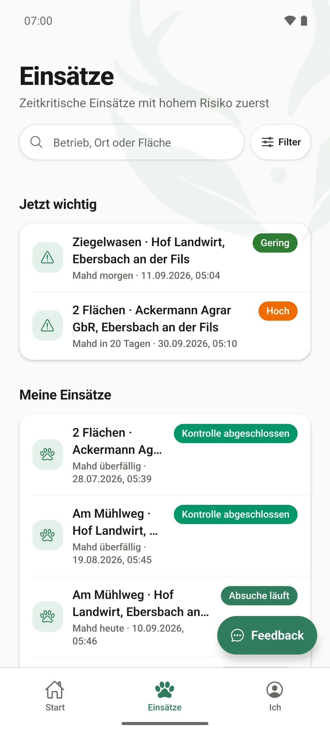 Einsatzliste in der WildRescue-App: unter „Jetzt wichtig“ die anstehenden Mahdeinsätze mit Betrieb, Ort, Termin und einer Risiko-Ampel je Zeile, darunter „Meine Einsätze“ mit dem eigenen Stand